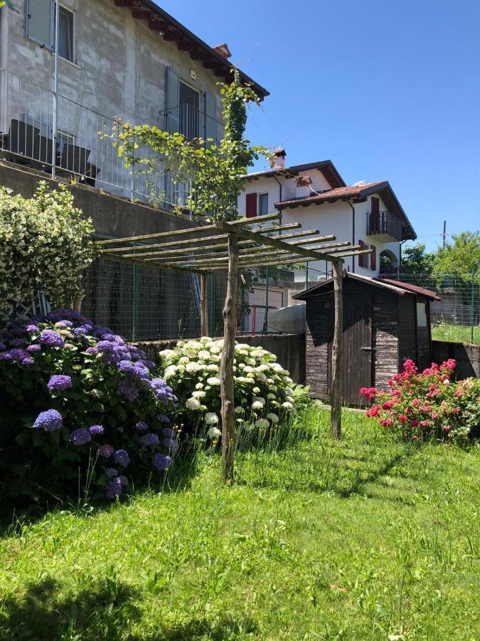 The Children Smile- With Private Garden Apartamento Colico Exterior foto