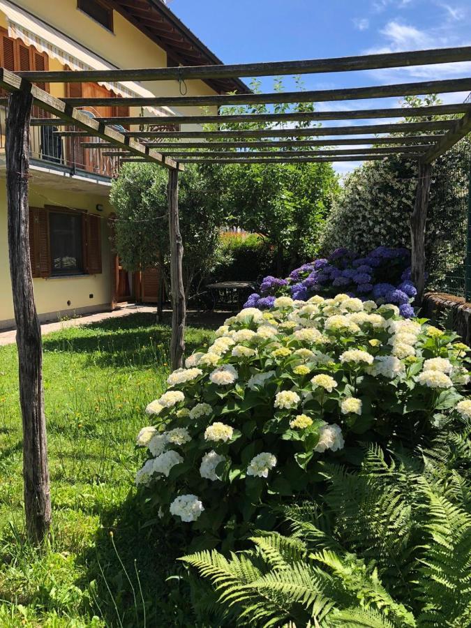 The Children Smile- With Private Garden Apartamento Colico Exterior foto
