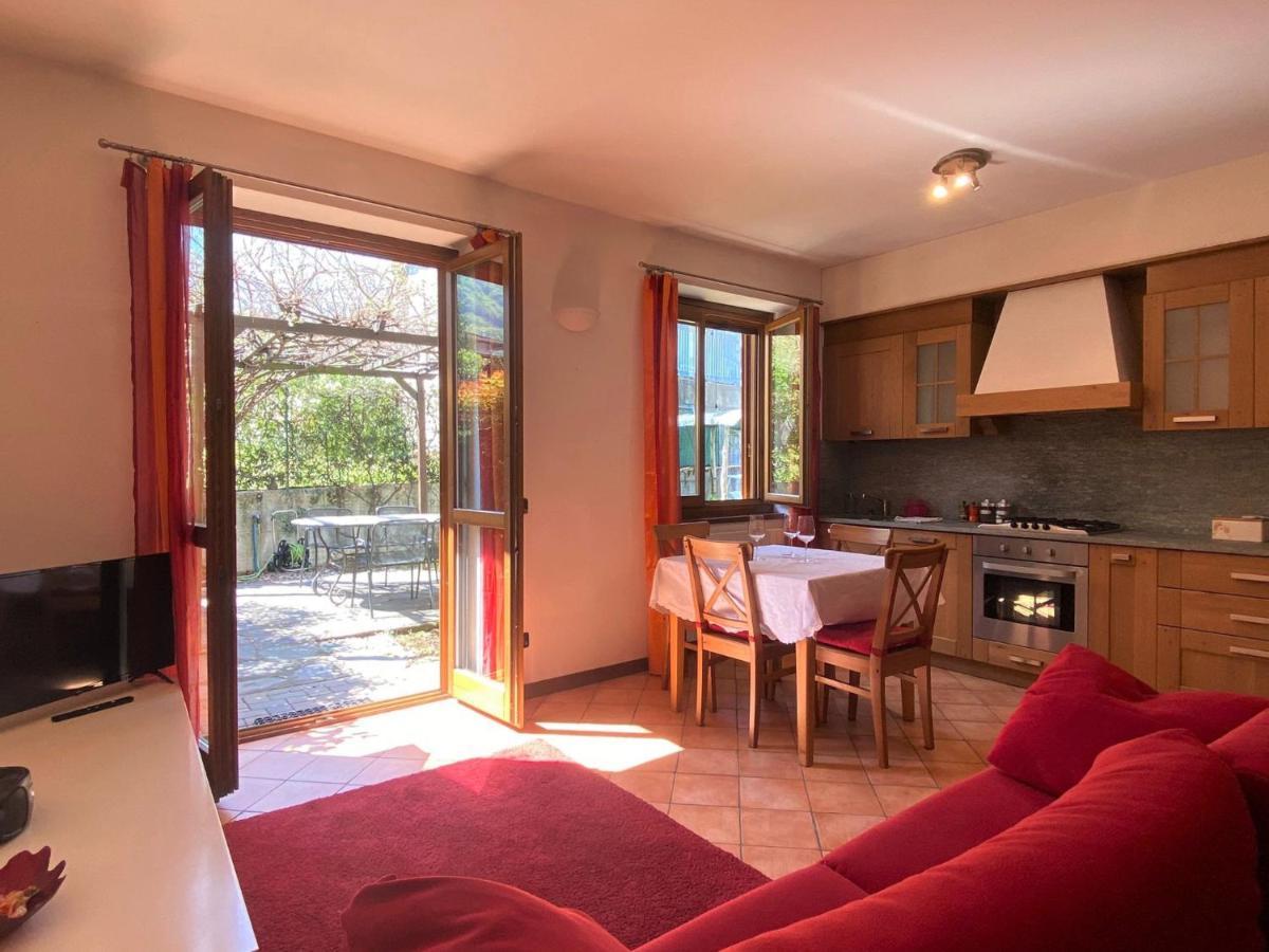The Children Smile- With Private Garden Apartamento Colico Exterior foto