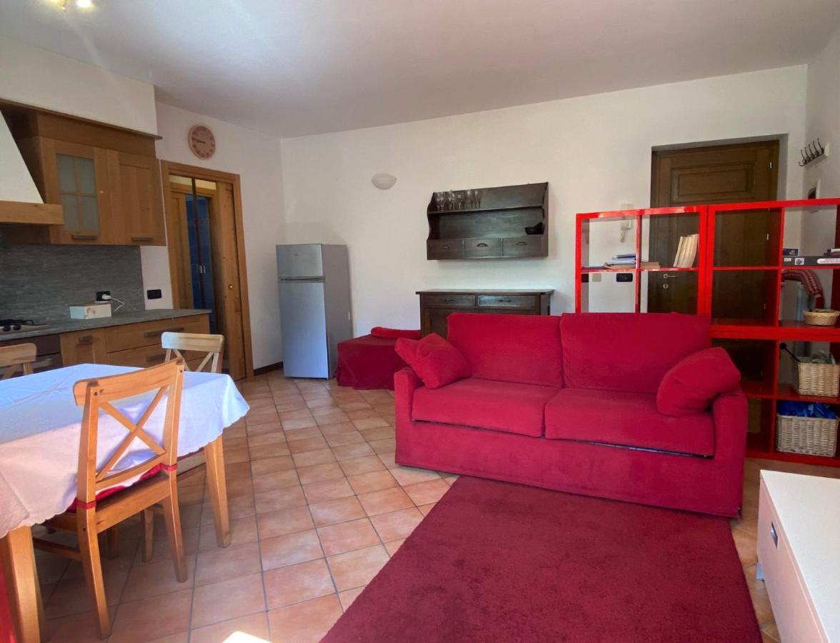 The Children Smile- With Private Garden Apartamento Colico Exterior foto