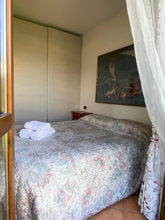 The Children Smile- With Private Garden Apartamento Colico Exterior foto